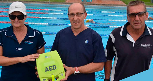 Desfi Depot - La importancia de un DEA en las escuelas con alberca